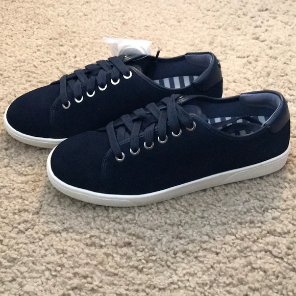 Vionic Shoes - Vionic Navy Blue Suede Sneaker size 7W